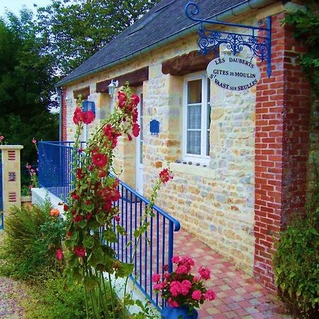 Gîte Le Moulin Saint-Vaast-sur-Seulles Extérieur photo